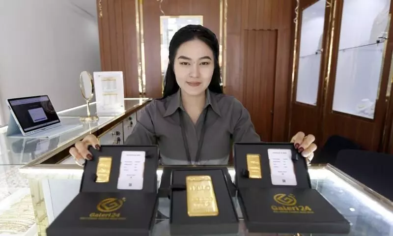 Harga dua jenama emas naik di Tahun Baru 2026