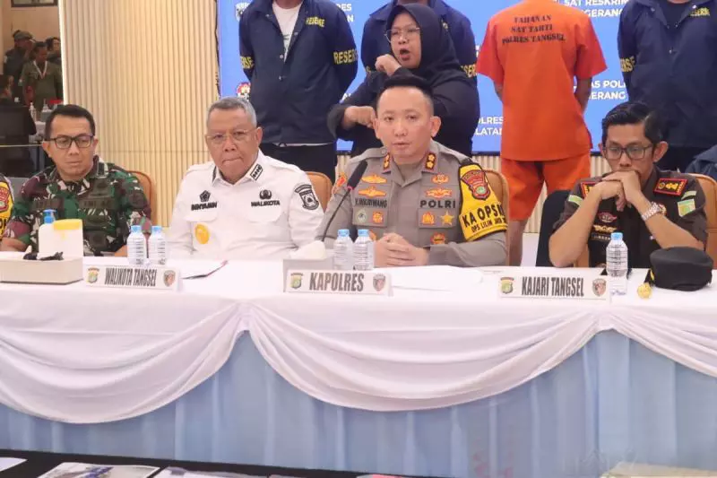 Polisi tetapkan dua tersangka kasus ledakan gedung farmasi Tangsel