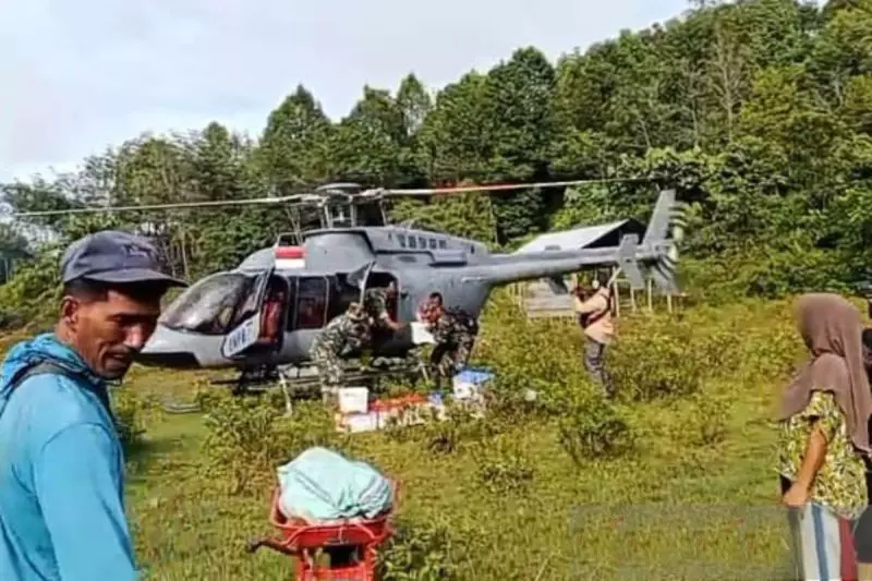 Pemerintah kirim bantuan ke Sikundo Aceh Barat melalui helikopter Pemerintah kirim bantuan ke Sikundo Aceh Barat melalui helikopter