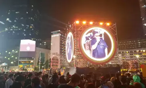 Ribuan warga Jakarta rayakan tahun baru 2026 di Bundaran HI