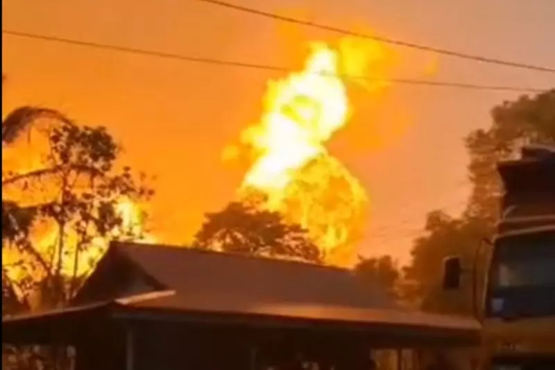 Pipa gas PT TGI di Inderagiri Hilir Riau meledak dan terbakar Pipa gas PT TGI di Inderagiri Hilir Riau meledak dan terbakar