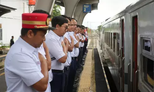 Hari pertama operasional, tempat duduk KA Lembah Anai nyaris terjual habis