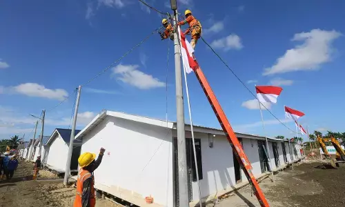 PLN sambung listrik huntara Danantara dan fasum di Aceh Tamiang