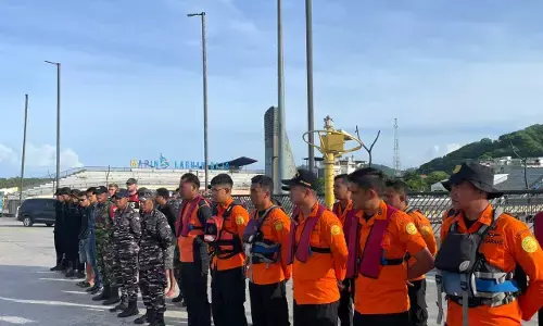 Tim SAR Gabungan intensifkan penyisiran laut Labuan Bajo cari tiga WNA Spanyol