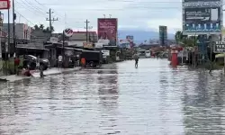 Polisi tutup jalan lintas Sumatera di Bengkulu akibat terendam banjir