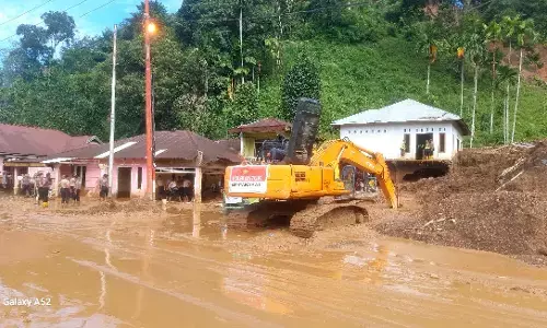 Polri kerahkan alat berat, percepat pemulihan bencana di Sumatera