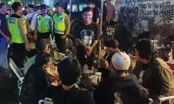 Bising dan pesta miras, polisi bubarkan “Party Night” di Coffee Street Jalan Tanjung Kudus