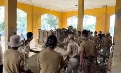 Praja IPDN berihkan lumpur di Kantor Pemerintah Aceh, percepat pelayanan publik