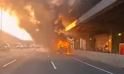 Bus wisata asal Lampung terbakar dari arah Jakarta menuju Cikampek