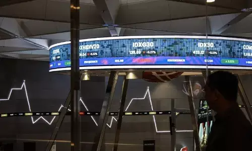 IHSG Senin dibuka menguat 30,60 poin