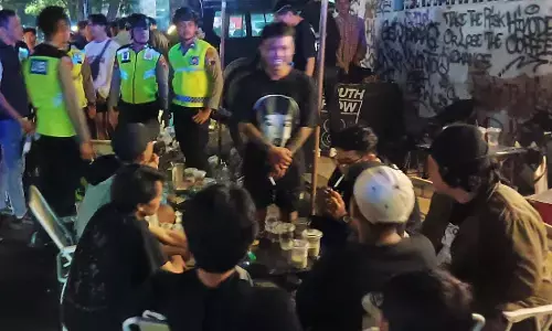 Bising dan pesta miras, polisi bubarkan “Party Night” di Coffee Street Jalan Tanjung Kudus