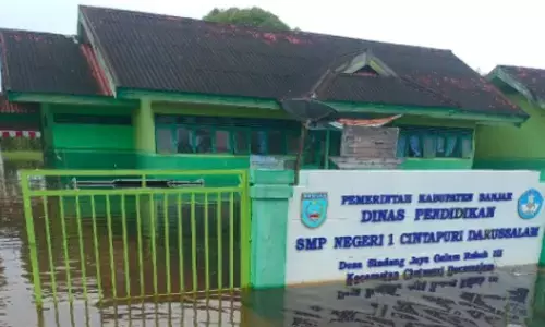 Disdik Banjar terapkan PJJ akibat banjir rendam ratusan sekolah Disdik Banjar terapkan PJJ akibat banjir rendam ratusan sekolah