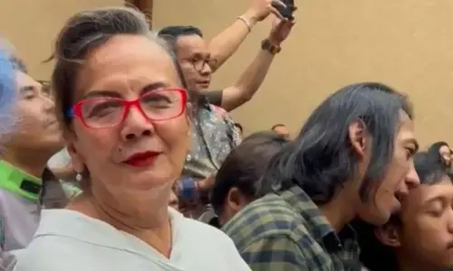 Christine Hakim hingga DJ Donny hadiri sidang perdana kasus Nadiem