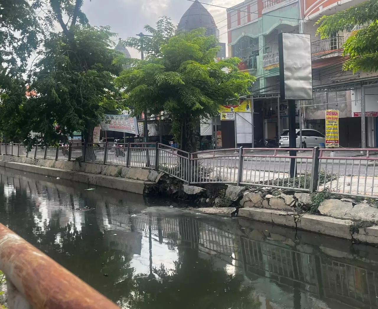 Talud ambrol di Tlogosari Raya, DPRD Kota Semarang desak Pemkot segera perbaiki Talud ambrol di Tlogosari Raya, DPRD Kota Semarang desak Pemkot segera perbaiki