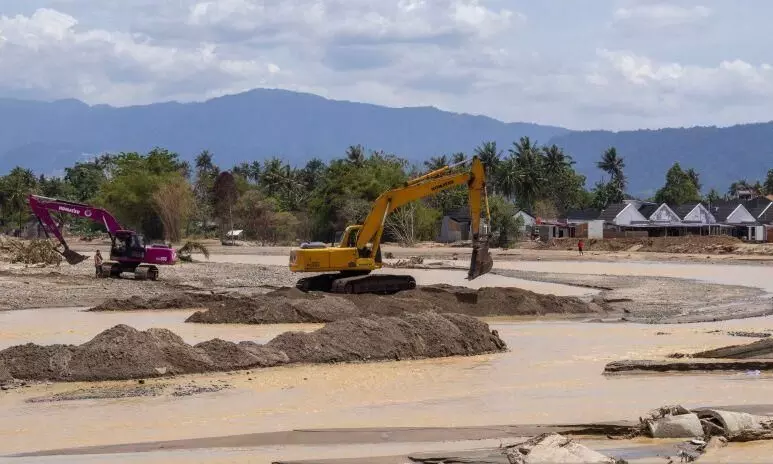 Kementerian PU kerahkan 50 alat berat untuk normalisasi sungai di Sumbar Kementerian PU kerahkan 50 alat berat untuk normalisasi sungai di Sumbar