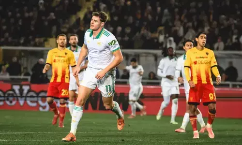 AS Roma kembali ke jalur positif usai taklukkan Lecce 2-0 AS Roma kembali ke jalur positif usai taklukkan Lecce 2-0