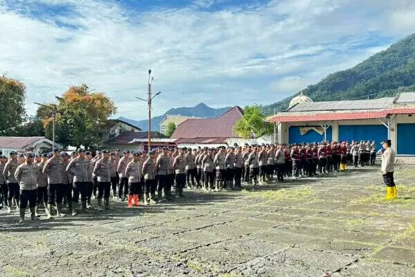 56 personel Samapta Polda Sulut bantu pencarian korban banjir di Sitaro 56 personel Samapta Polda Sulut bantu pencarian korban banjir di Sitaro