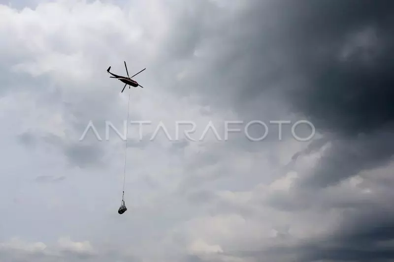Sebanyak 3,1 ton logistik untuk Aceh Tengah didistribusikan via udara Sebanyak 3,1 ton logistik untuk Aceh Tengah didistribusikan via udara