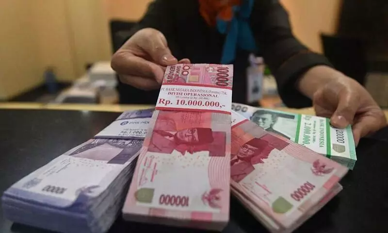 Rupiah melemah diiringi aktivitas bisnis di AS yang membaik Rupiah melemah diiringi aktivitas bisnis di AS yang membaik