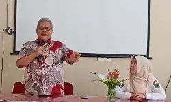 Ketua DPRD Sumbar komitmen perjuangkan kepastian status guru R4–R5.