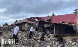 11 rumah di Desa Gangga I-Minut rusak parah diterjang gelombang pasang