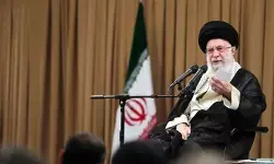 Pemimpin tertinggi Iran ingatkan demonstran soal campur tangan asing