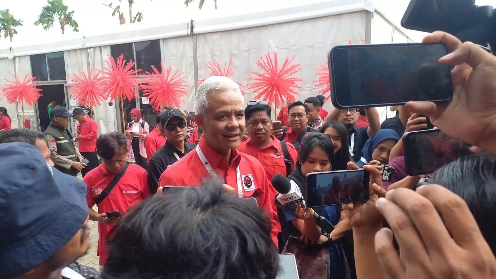 Ganjar Pranowo: Sikap PDIP soal Pilkada tak berubah tetap dukung Pilkada secara langsung Ganjar Pranowo: Sikap PDIP soal Pilkada tak berubah tetap dukung Pilkada secara langsung