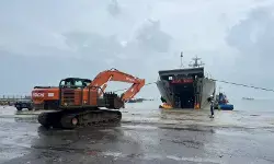 Lanal Babel kirim lima unit alat berat ke Sumatera Utara Lanal Babel kirim lima unit alat berat ke Sumatera Utara