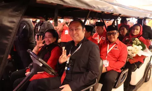 Rakernas PDI perjuangan dibuka dengan hening cipta untuk korban bencana alam Sumatra