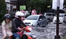 Banjir di Makassar, jumlah pengungsi kini capai ratusan