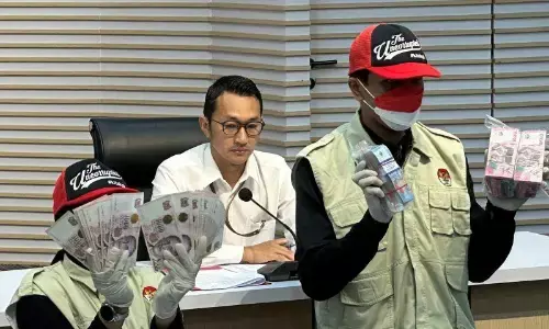 KPK amankan Rp6,38 miliar dari 4 tersangka dan pegawai pajak