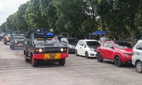 Polda Jabar kerahkan rantis saat kawal Persija ke GBLA Polda Jabar kerahkan rantis saat kawal Persija ke GBLA