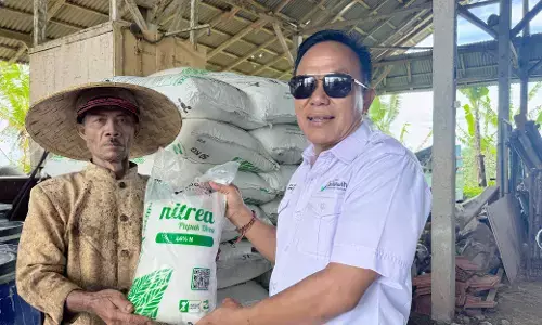 Manajemen DTW Jatiluwih serahkan bantuan 22,8 ton pupuk pertanian