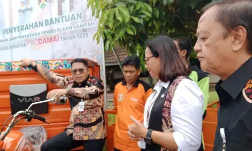 Perkuat pengelolaan sampah dari hulu, Pemkot Magelang serahkan bantuan sarpras