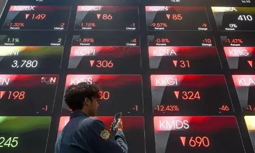 IHSG ditutup melemah seiring profit taking di tengah minimnya katalis