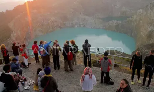 Badan Geologi: Kawah Gunung Kelimutu longsor akibat curah hujan tinggi