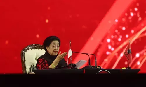 Bukan posisi abu-abu, Megawati tegaskan PDIP pilih jalan ideologis sebagai penyeimbang kekuasaan Bukan posisi abu-abu, Megawati tegaskan PDIP pilih jalan ideologis sebagai penyeimbang kekuasaan