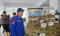Gunakan kapal Polairud, Polda Sulut kirim bantuan logistik ke Sitaro