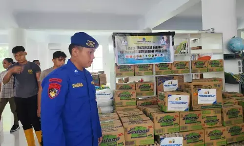 Gunakan kapal Polairud, Polda Sulut kirim bantuan logistik ke Sitaro Gunakan kapal Polairud, Polda Sulut kirim bantuan logistik ke Sitaro