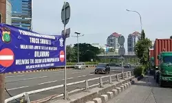 Dishub tindak lanjuti keluhan warga soal truk kontainer di Jakbar