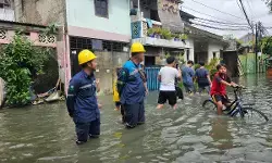 PLN imbau warga waspada listrik saat musim hujan, beri tips aman