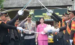 Kapolres Kebumen baru disambut pedang pora, tegaskan rotasi dan mutasi untuk penguatan kinerja