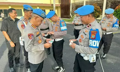 Kabid Propam awasi langsung penegakan ketertiban dan disiplin di Mapolda Sulut Kabid Propam awasi langsung penegakan ketertiban dan disiplin di Mapolda Sulut