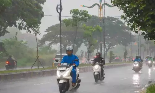 BPBD Bekasi imbau warga waspada puncak musim hujan BPBD Bekasi imbau warga waspada puncak musim hujan