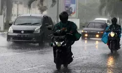 BMKG peringatkan potensi hujan lebat-sangat lebat pada Kamis