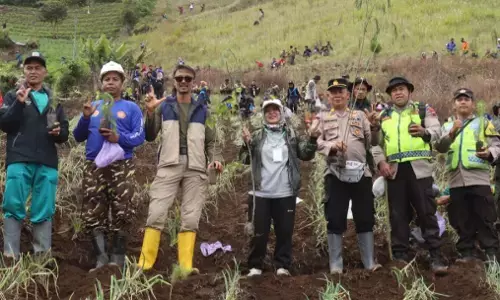 Dukung pelestarian lingkungan, Polres Tegal tanam 1.000 pohon di kawasan hutan Bumijawa