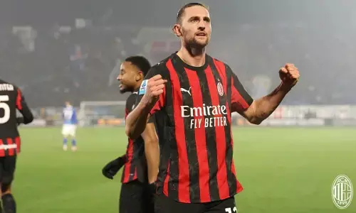 Rabiot antar Milan menang 3-1 atas Como