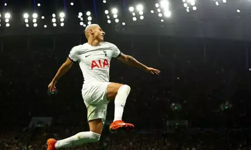 Richarlison dipastikan menepi tujuh pekan dari Tottenham