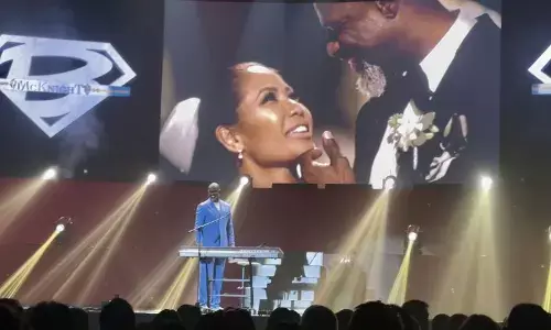 Brian McKnight hadirkan momen intim lewat “Everything” di Jakarta