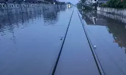 Sejumlah KA putar arah ke selatan karena banjir di Pekalongan